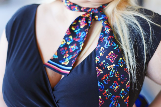 lv.scarf